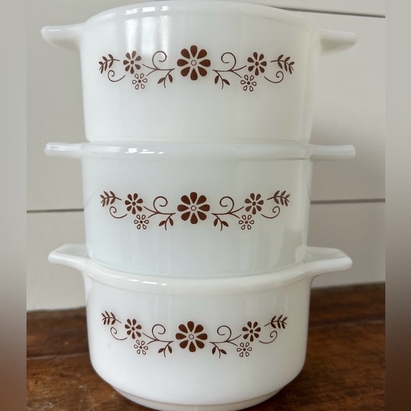 Vintage Pyr-o-Rey 10 ounce Mini Casserole Dishes set of 3 🤎🤍🤎 - Picture 5 of 13